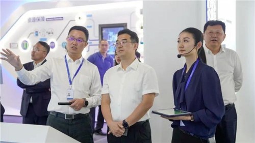 關(guān)企共筑“全球化”基石|長(zhǎng)沙海關(guān)黨委書(shū)記、關(guān)長(zhǎng)沈大為調(diào)研中偉股份